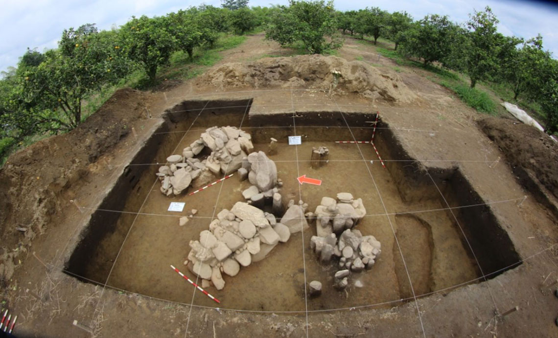 Excavation area where pre-Hispanic archaeological pieces were found.
